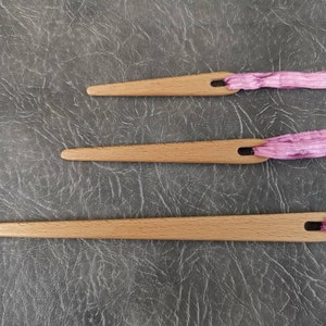 Wooden weaving needles, ideal for tapestry or nalbinding. Hand crafted and made from Beech wood, these would make the perfect special gift 90mm, 120mm & 200mm