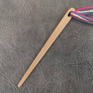 Wooden weaving needles, ideal for tapestry or nalbinding. Hand crafted and made from Beech wood, these would make the perfect special gift 200mm (7 7/8") long