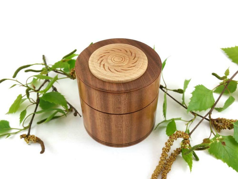 Ring box Wooden keepsake box Turned Box with lid Woodturning Turned wooden box made from Sapele /& Beech Jewellery box