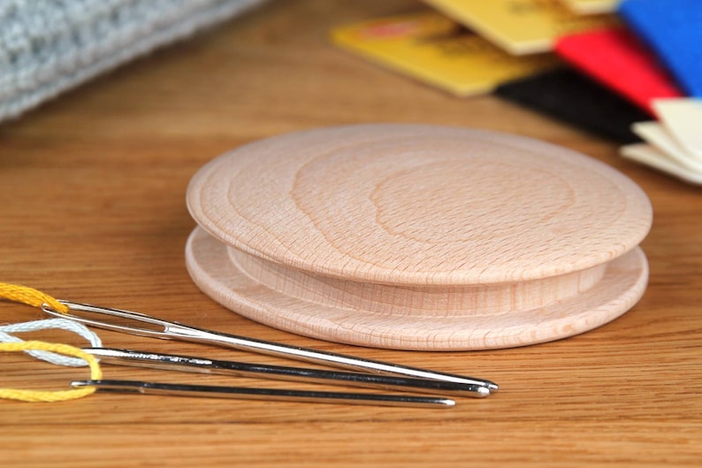 Wooden darning disc for visible mending holes in your jumpers, jeans and socks. Hand crafted Speedweve type loom, alternative to mushroom image 2