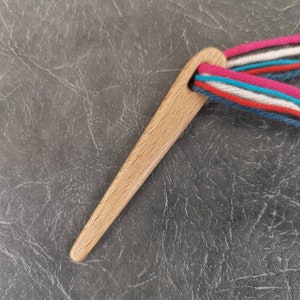 Wooden weaving needles, ideal for tapestry or nalbinding. Hand crafted and made from Beech wood, these would make the perfect special gift 90mm (3 1/2") long