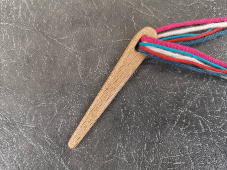 Wooden weaving needles, ideal for tapestry or nalbinding. Hand crafted and made from Beech wood, these would make the perfect special gift 90mm (3 1/2") long