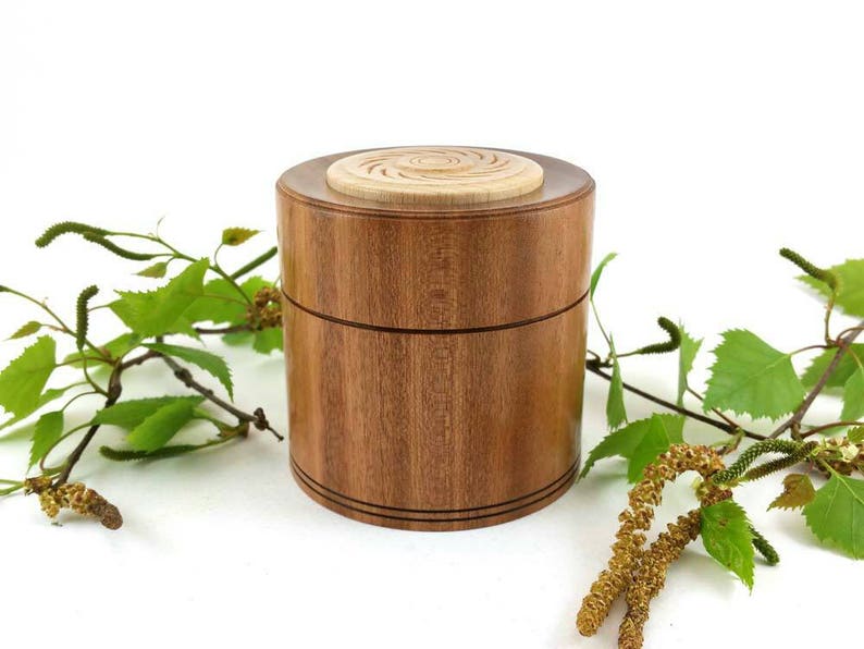 Ring box Wooden keepsake box Turned Box with lid Woodturning Turned wooden box made from Sapele /& Beech Jewellery box