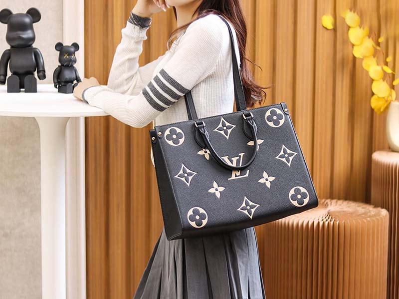Pre-owned Louis Vuitton Damier Graphite Canvas Trocadero Messenger Pm Bag  In Black