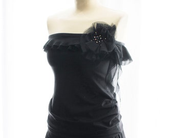 Robe de soirée jersey Lycra noir blousant sur les hanches fleur brodée perles fronces résille noire jupe courte à godets taille M