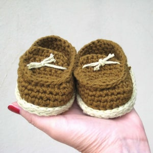 Crochet baby boy booties pdf pattern, Brown baby shoes tutorial, Newborn shoes PDF pattern, Crochet baby shoes pattern, Baby slippers DiY