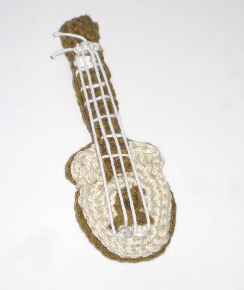 Patrón crochet muñeco amigurumi, Crochet Dos patrones PDF, Muñeco amigurumi patrón guitarra GRATIS, Patrón muñeco estrella de rock imagen 6