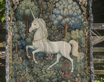 Couverture tissée Cottagecore licorne, décoration de chambre d'enfant inspirée des contes de fées, jeté tissé Fairycore de Style William Morris tapisserie botanique