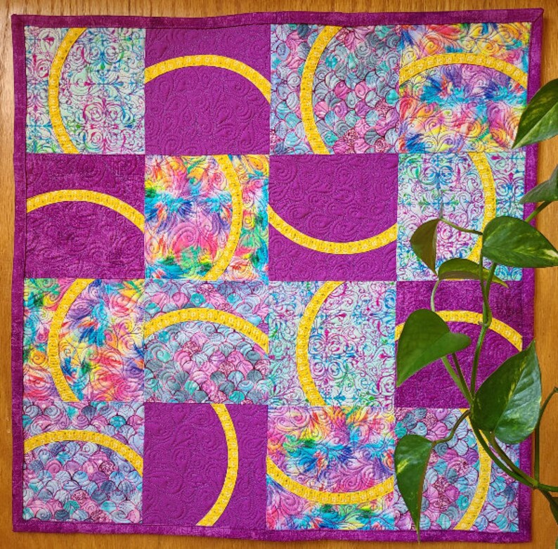 Printed quilt pattern Noodles Mini quilt, baby quilt and throw quilt size options included image 3