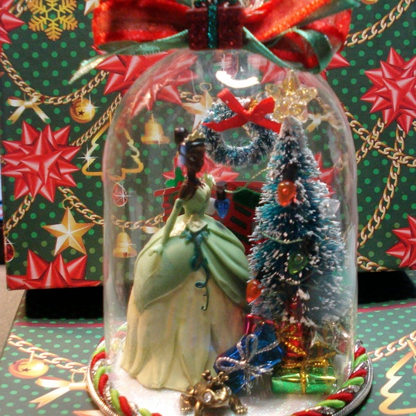 Disney Princess Tiana Decorating the Tree Glass Dome Christmas Ornament Frog Prince Naveen Flocked Tree Wreath Candles Stocking Gift Box