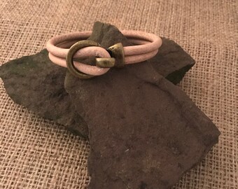 Minimalist vintage look distressed leather round buckle clasp bracelet Natural with Antique Brass Small 6 1/2"