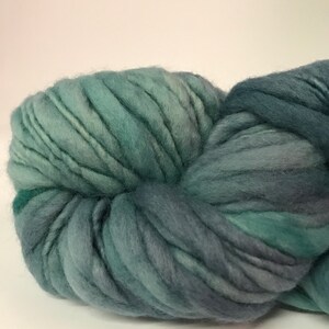 Malabrigo Aquarella Hilo grueso y fino pintado a mano de pura lana, súper grueso, hecho en Perú #14 Yi imagen 2