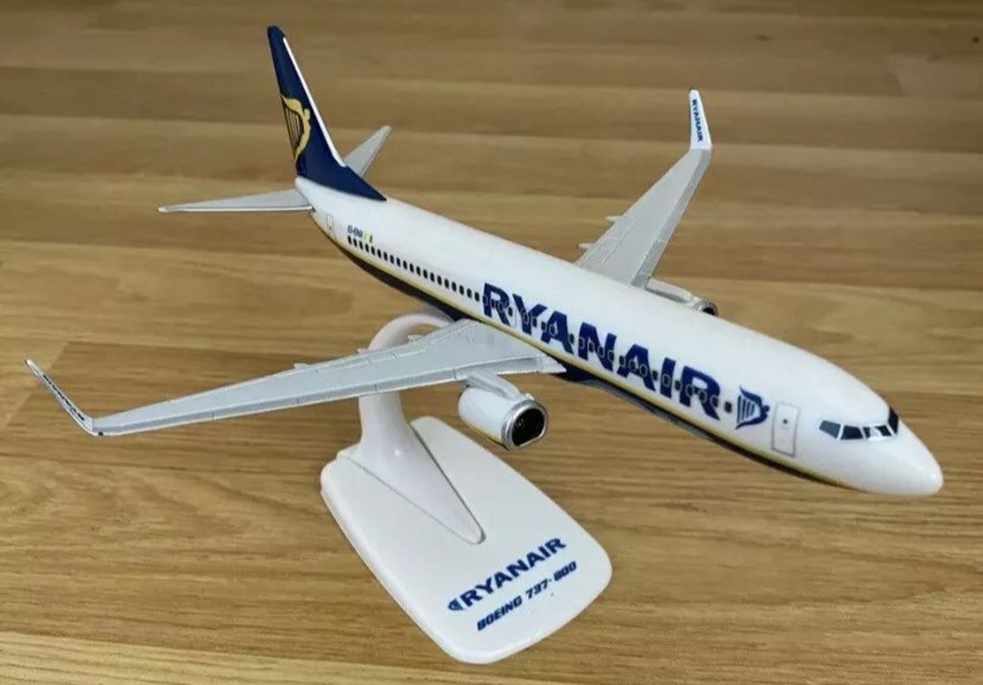 RYANAIR Boeing 737 800 Click Fit Avi n Modelo Escala 1 200 BNIB