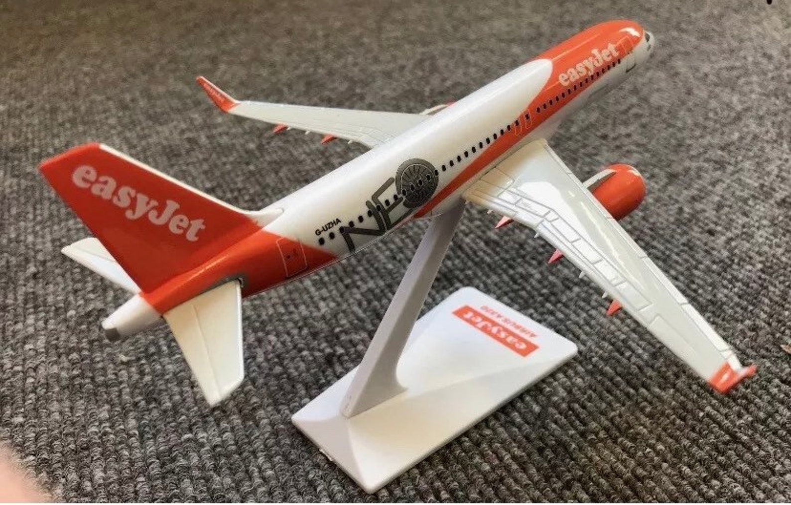 Easyjet A321 Airbus click together model aircraft. New in box. Etsy