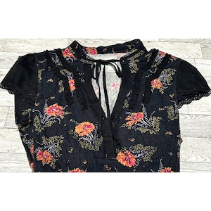 Free People Vintage Y2K Black Pink Gold Floral Ruffle Lace Tunic Vneck Top SMALL image 1