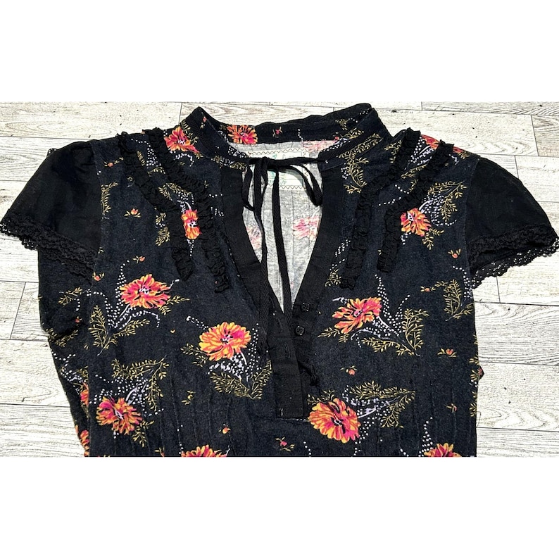 Free People Vintage Y2K Black Pink Gold Floral Ruffle Lace Tunic Vneck Top SMALL image 1