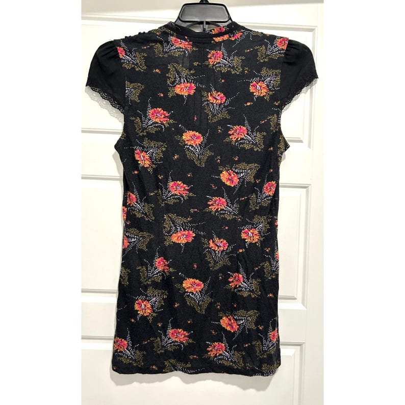 Free People Vintage Y2K Black Pink Gold Floral Ruffle Lace Tunic Vneck Top SMALL image 3
