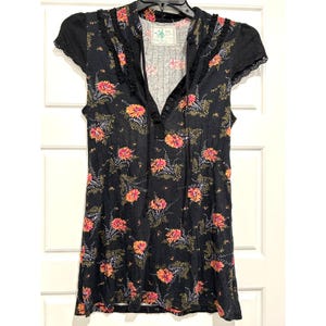 Free People Vintage Y2K Black Pink Gold Floral Ruffle Lace Tunic Vneck Top SMALL image 2