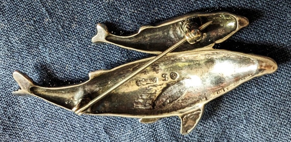 Sterling Humpback Whale and baby Brooch. - image 3