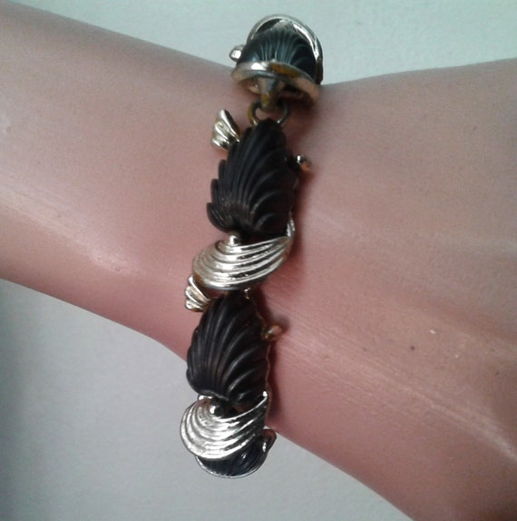 Black and Gold Leaf bracelet. - image 4