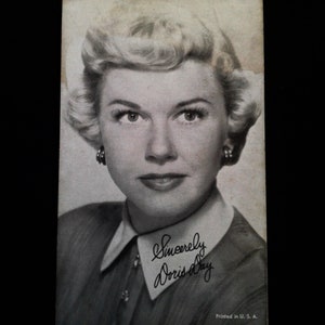 Doris Day vintage arcade fan club movie star collector postcard.  Late 1950&#39;s.