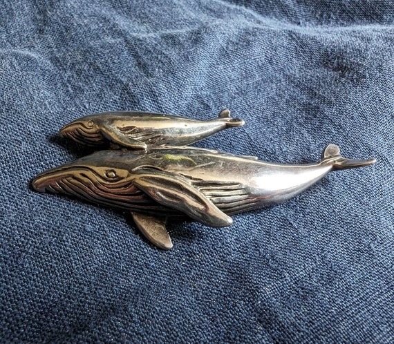 Sterling Humpback Whale and baby Brooch. - image 1