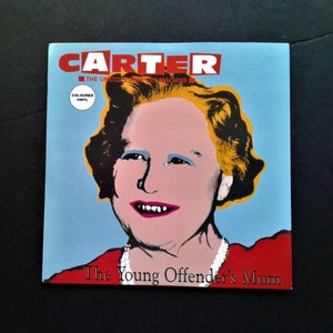 Carter USM "The Young Offenders Mum" Disco británico de vinilo de color 45. 1995. Punk/Pop. imagen 1