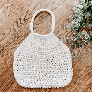 Pickin’ Peaches Crochet Pattern // Crochet Pattern