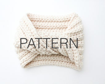 Twist Cowl PATTERN // Crochet Cowl Pattern, Crochet Scarf Pattern
