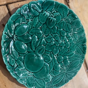 Green Majolica Fruit Platter In Round Shape