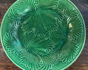 Authentic 1950 Wedgwood Green Majolica Leaf Plates, Green Vine