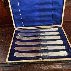 Antique Pear Handled Butter Knives Or Spreaders In Boxed Set Of Six