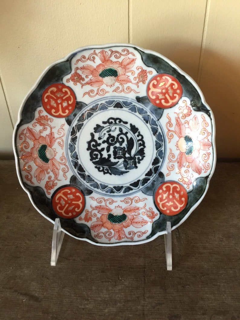 Imari Plate From Japan With Scalloped Edge Etsy