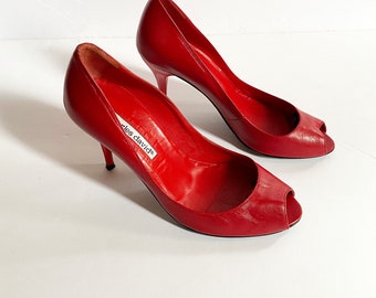 red peep toe pumps