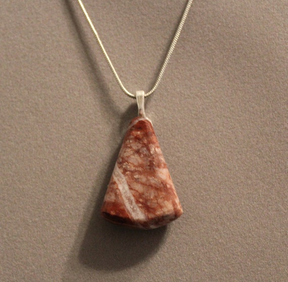 Jasper Agate with Quartz Vein