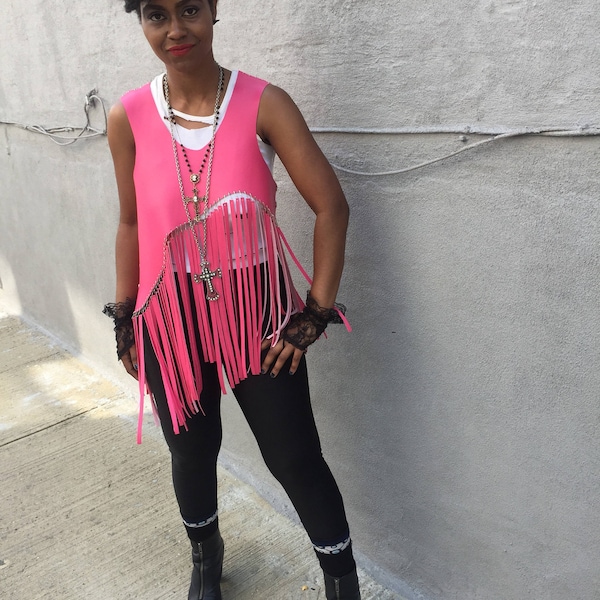 pink faux leather, crop top, fringe, safety pins, festival, music festival, punk rock fashion, tattoo fashion, rock, glam rock