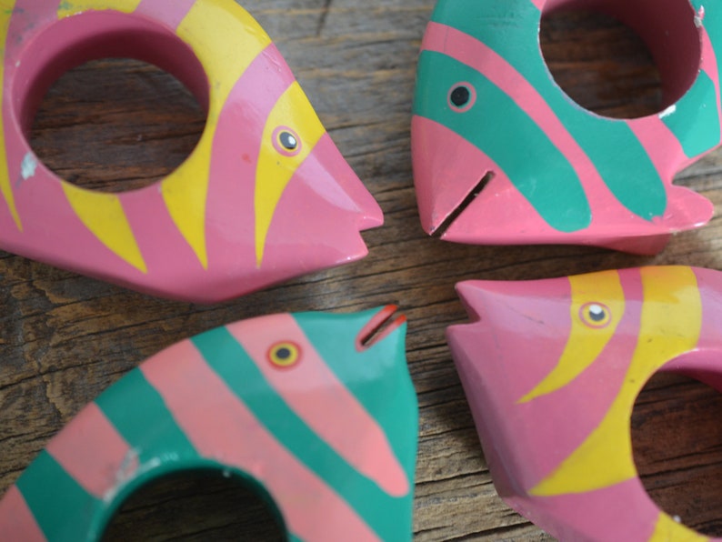 Vintage Tropical Fish Napkin Rings circa 1980s, Set of 4, Wooden Hand-painted Napkin Holders, Nautical Marine Decor image 8