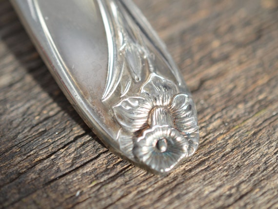 Vintage Silver Flatware, Rogers Bros. Daffodil Pattern Circa Vintage Silver Flatware, Rogers Bros. Daffodil Pattern Circa
