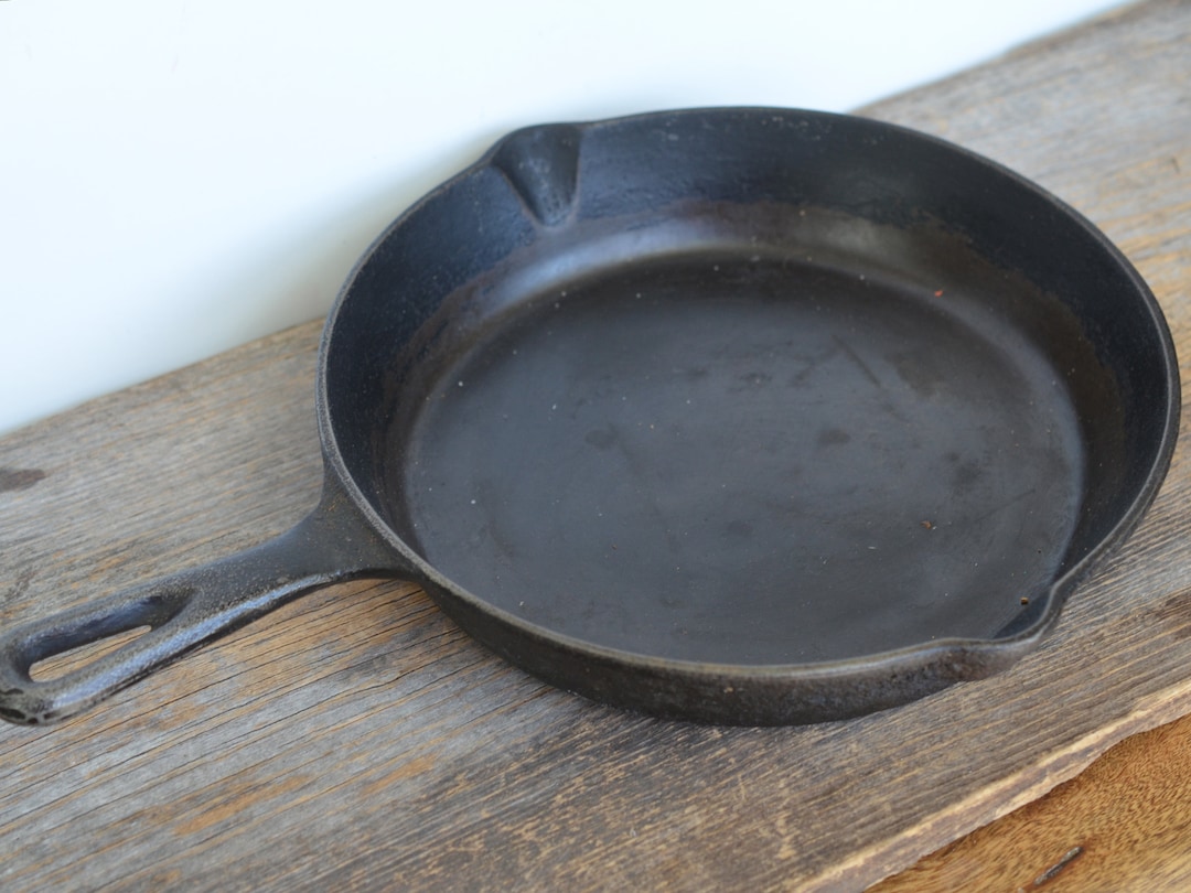 Vintage Cast Iron Skillet, Philippe Richard Cast Iron Seasoned Pan