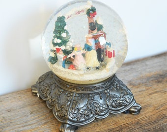 Vintage Musical Christmas Snow Globe With Metal Base Made in