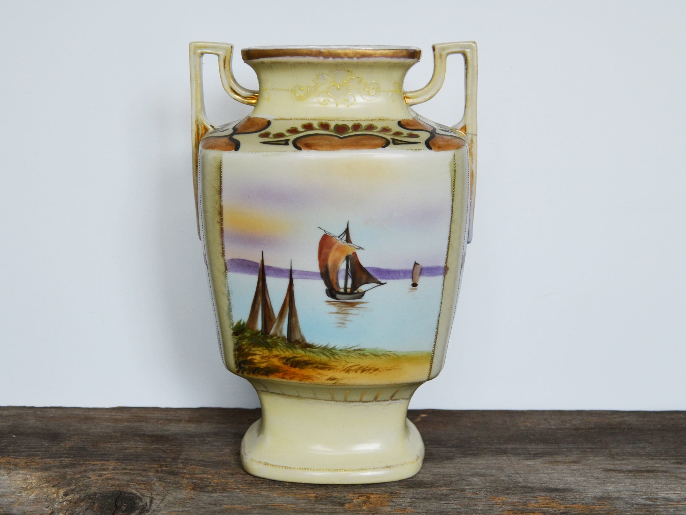 瓶の風景 Imperial Nippon Vase, Hand Painted Nautical Harbor Scene, 1910s