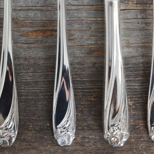 Vintage Silver Flatware, Rogers Bros. Daffodil Pattern circa 1950, Silver-Plated Cutlery, Multiple Pieces available, Floral Dinnerware image 7