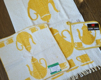 Vintage Kitchen Tea Towels and Accessories, Yellow teapot pattern made by Cannon in USA circa 1970s, new unused condition, vintage kitchen