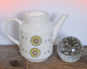 Vintage Kathie Winkle Teapot in 'Solar' pattern, Ironstone Broadhurst Medallion pattern circa 1967, made in England