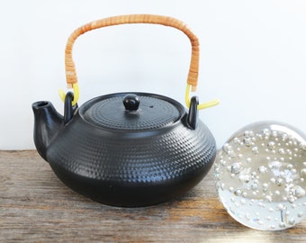 Vintage Black Japanese teapot, dimpled exterior with wicker Handle, Holds 2 cups, Made in Japan circa 1990s