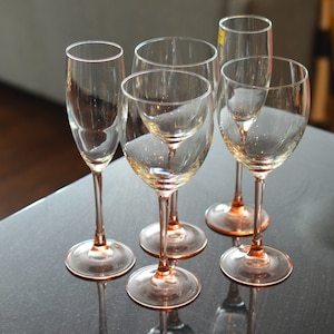 Vintage Blush Pink Wine Glasses Stemware, made in France circa 1970s, Champagne and Wine Glasses, Luminarc Arcoroc Cristal d'Arques Set Of 5