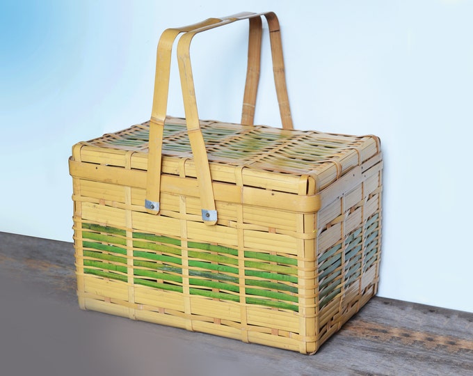 Vintage Bamboo Picnic Basket Circa 1960s Woven Green Bamboo Etsy