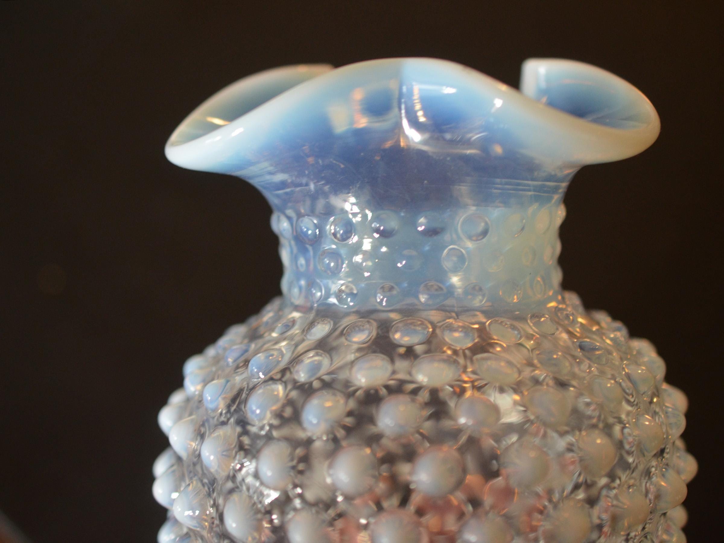 ヴィンテージ フェントン ホブネイル オパールセント花瓶、ムーン