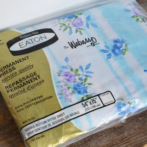 Vintage Wabasso Blue Floral Double Sized Fitted Sheet, made in Canada circa 1970s, New in Package, Vintage Bedroom Linens, Blue Bedroom