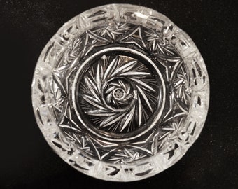 Vintage crystal ashtray, Pinwheel pattern heavy 24% leaded cut glass, Hollywood Regency, Cigarette Smoke tray